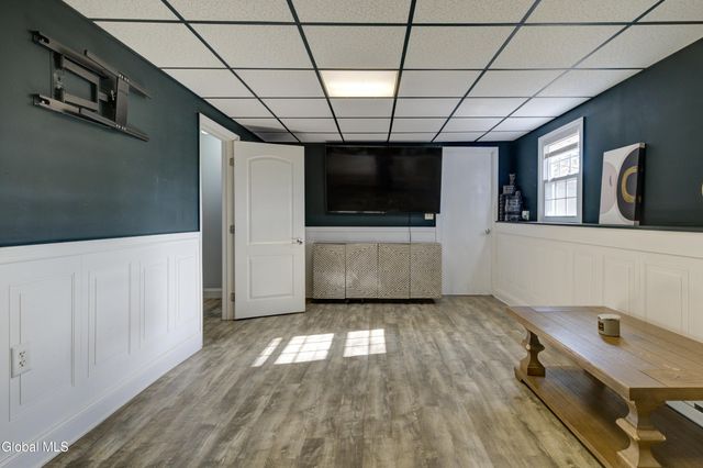 35 Broadway, Amsterdam, NY 12010