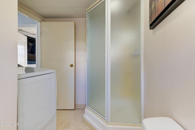 35 Broadway, Amsterdam, NY 12010