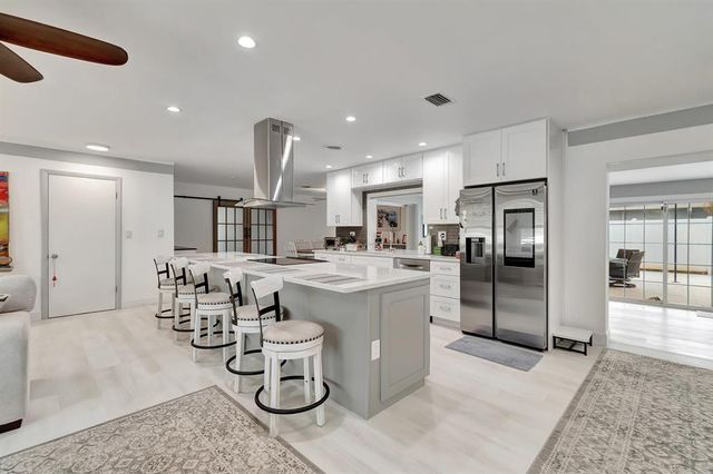 4450 NE 23RD Avenue, Lighthouse Point, FL 33064