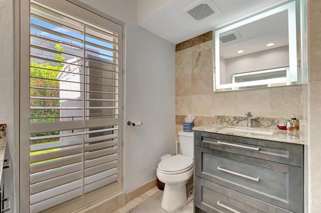 4450 NE 23RD Avenue, Lighthouse Point, FL 33064