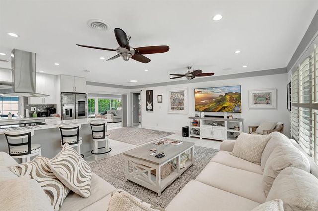 4450 NE 23RD Avenue, Lighthouse Point, FL 33064