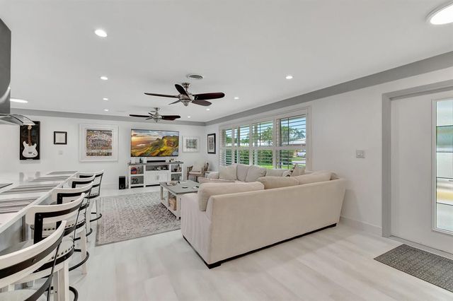 4450 NE 23RD Avenue, Lighthouse Point, FL 33064