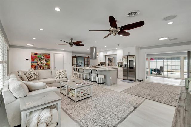 4450 NE 23RD Avenue, Lighthouse Point, FL 33064