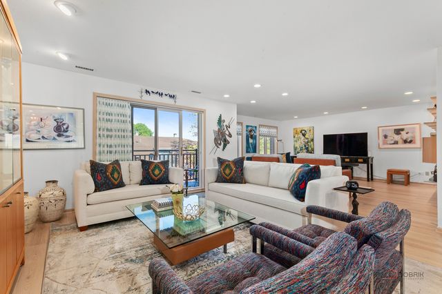 1000 Deerfield Road 303, Highland Park, IL 60035