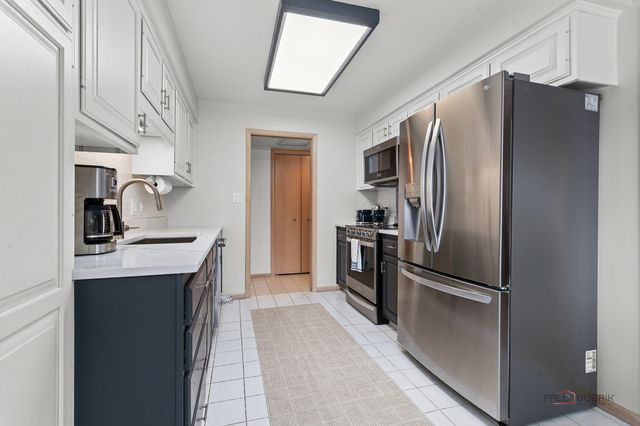 1000 Deerfield Road 303, Highland Park, IL 60035