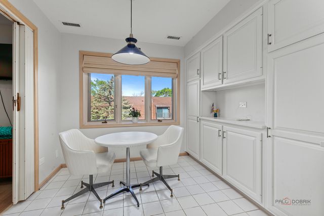 1000 Deerfield Road 303, Highland Park, IL 60035