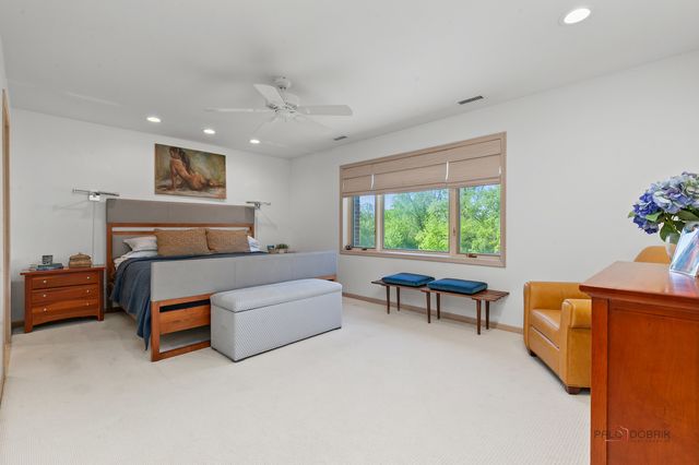 1000 Deerfield Road 303, Highland Park, IL 60035