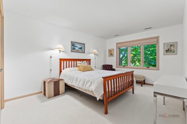 1000 Deerfield Road 303, Highland Park, IL 60035