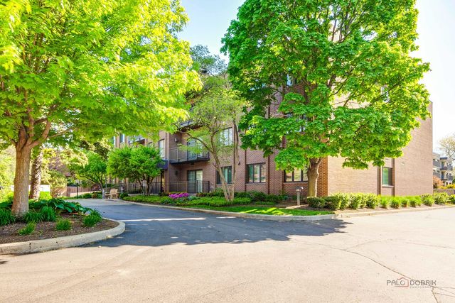 1000 Deerfield Road 303, Highland Park, IL 60035