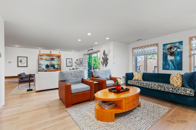 1000 Deerfield Road 303, Highland Park, IL 60035
