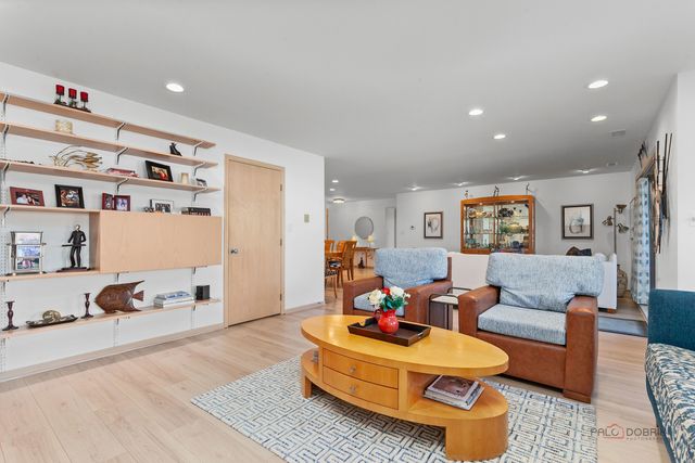 1000 Deerfield Road 303, Highland Park, IL 60035