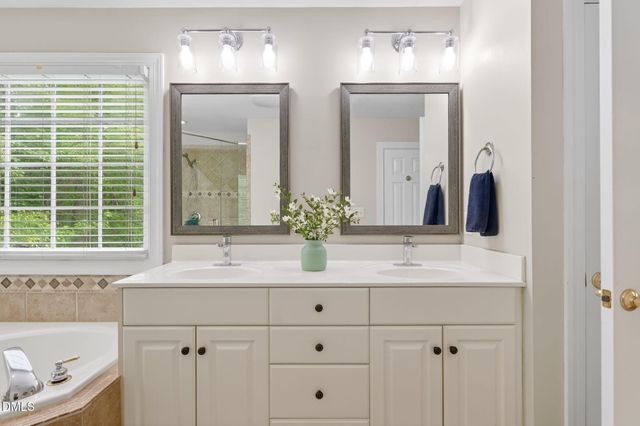 205 Chilcott Lane, Apex, NC 27502