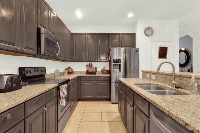 5240 OAKBOURNE AVENUE, Davenport, FL 33837