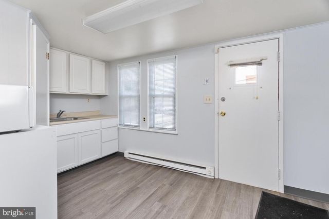 877 BRUNSWICK AVE, Trenton, NJ 08638