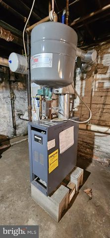 877 BRUNSWICK AVE, Trenton, NJ 08638