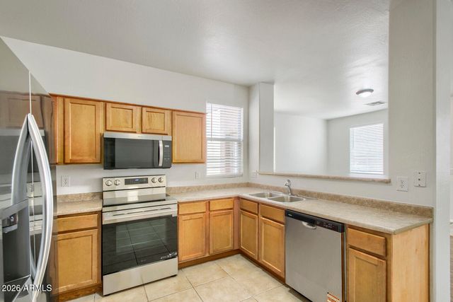 5211 W Warner St Street, Phoenix, AZ 85043