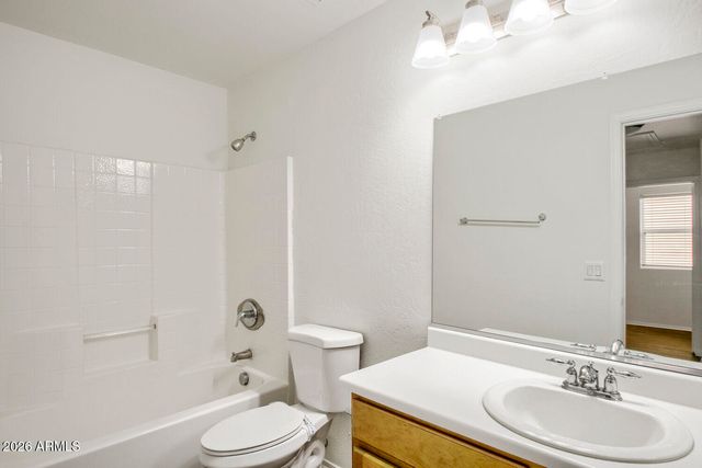 5211 W Warner St Street, Phoenix, AZ 85043
