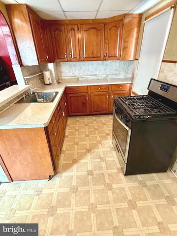 7425 TABOR AVE, Philadelphia, PA 19111