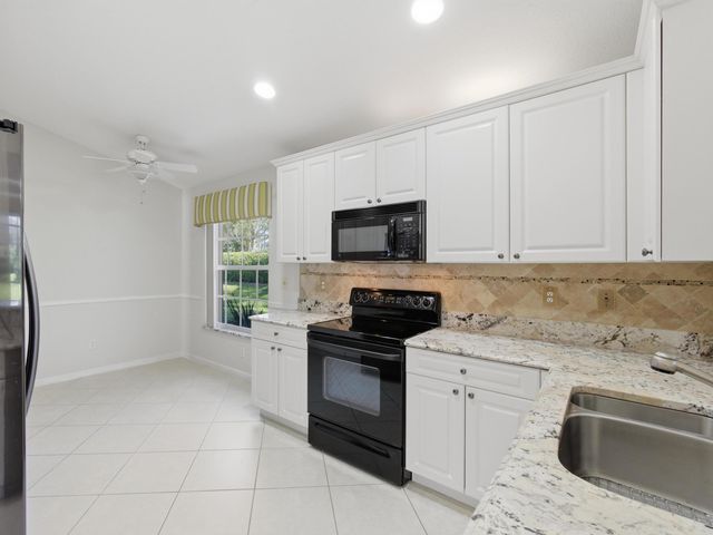 7284 W Mercada Way, Delray Beach, FL 33446