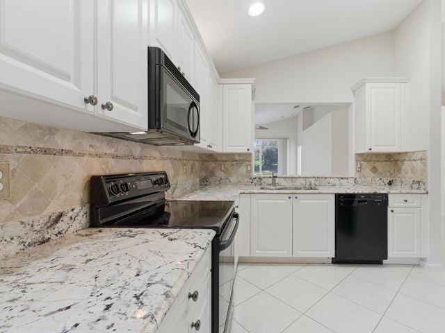 7284 W Mercada Way, Delray Beach, FL 33446
