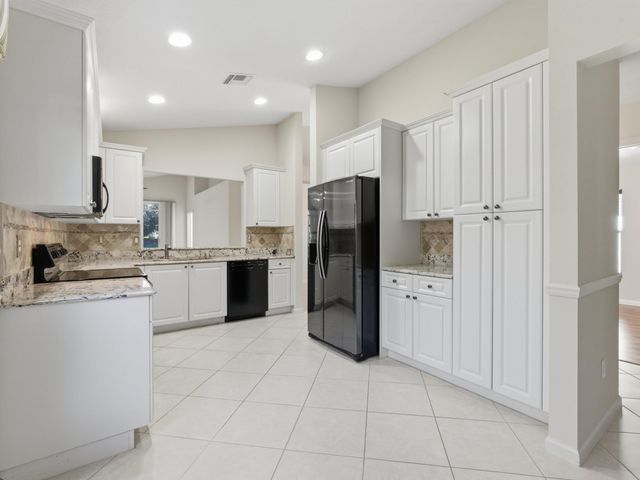 7284 W Mercada Way, Delray Beach, FL 33446