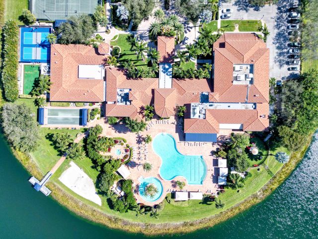7284 W Mercada Way, Delray Beach, FL 33446
