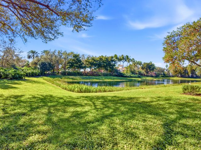 7284 W Mercada Way, Delray Beach, FL 33446