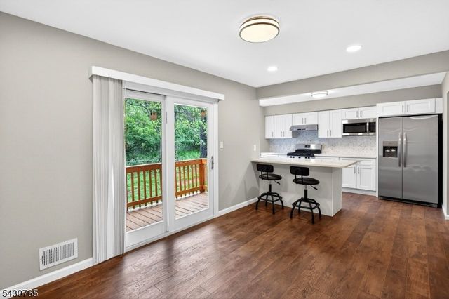 61 Freemont Ct, Franklin Twp., NJ 08873