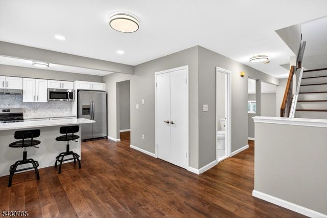 61 Freemont Ct, Franklin Twp., NJ 08873