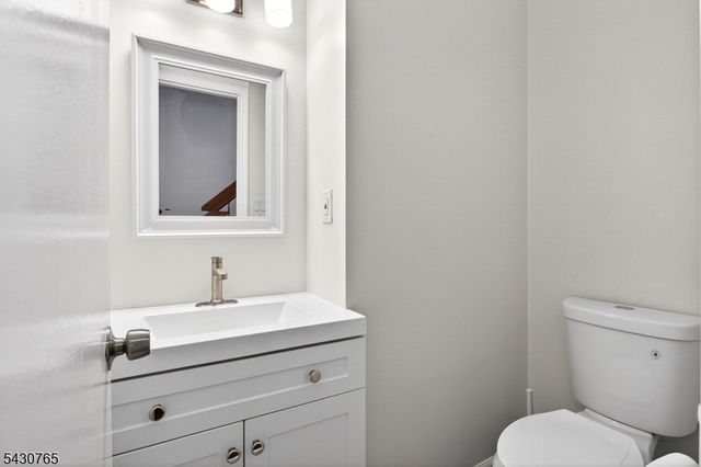61 Freemont Ct, Franklin Twp., NJ 08873