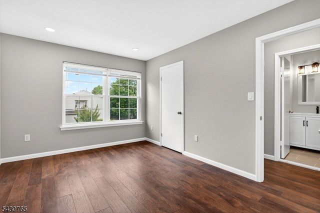 61 Freemont Ct, Franklin Twp., NJ 08873