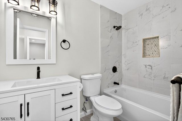 61 Freemont Ct, Franklin Twp., NJ 08873