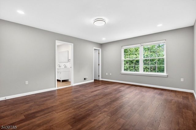 61 Freemont Ct, Franklin Twp., NJ 08873