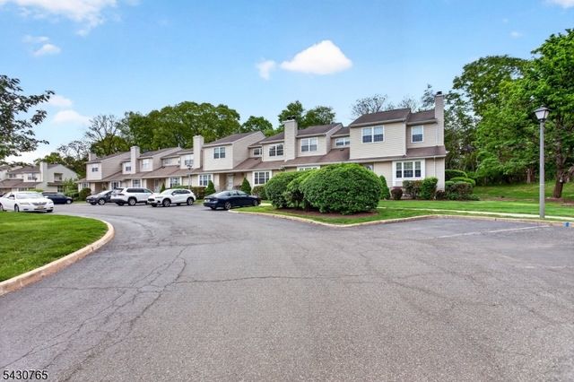 61 Freemont Ct, Franklin Twp., NJ 08873