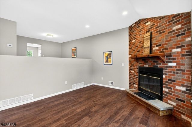 61 Freemont Ct, Franklin Twp., NJ 08873