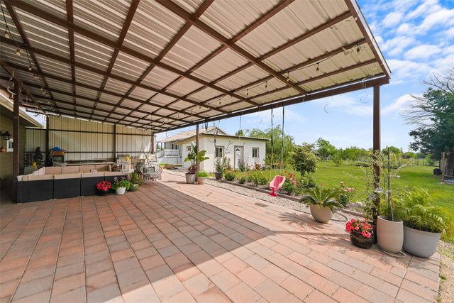 1414 Rs County Road 1605, Point, TX 75472