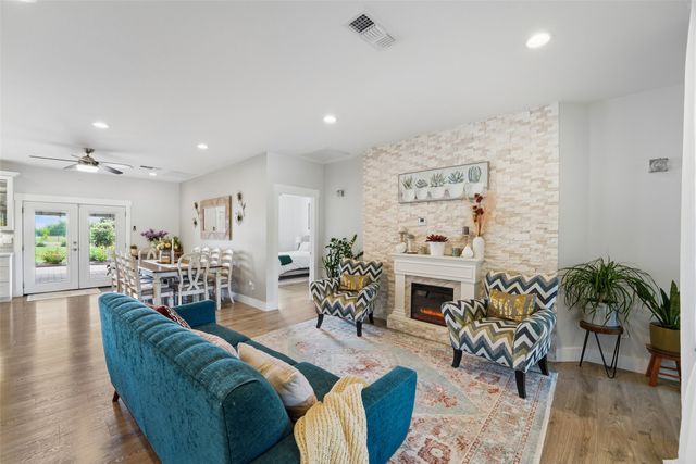 1414 Rs County Road 1605, Point, TX 75472