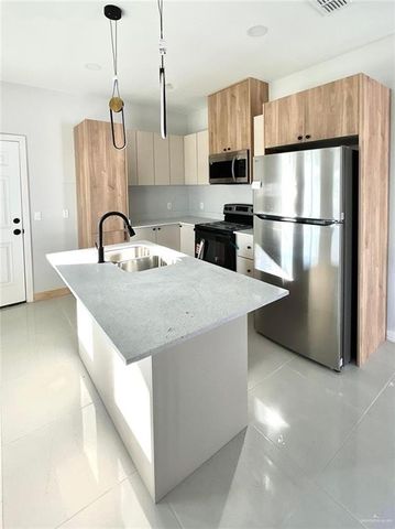 408 N Alexandrite Avenue, Edinburg, TX 78541