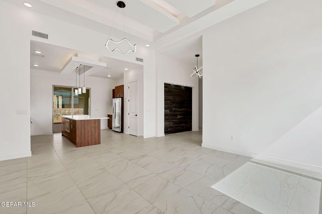941 ADA Lane, El Paso, TX 79932