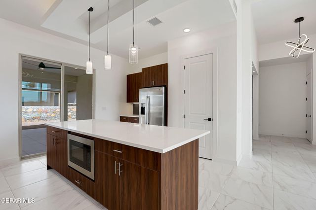 941 ADA Lane, El Paso, TX 79932