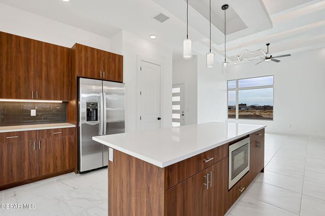 941 ADA Lane, El Paso, TX 79932