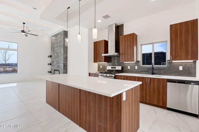 941 ADA Lane, El Paso, TX 79932
