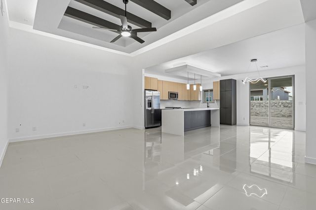 941 ADA Lane, El Paso, TX 79932