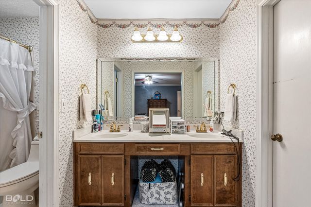 8543 Sac Fox Road, Shreveport, LA 71107