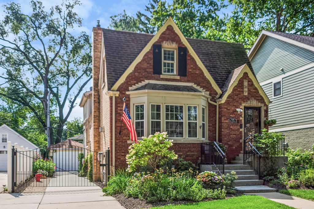 7049 N Moselle Avenue, Chicago, IL 60646 — photo 2