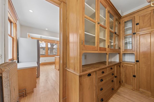 1732 Summit Avenue, Saint Paul, MN 55105