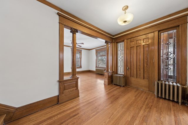 1732 Summit Avenue, Saint Paul, MN 55105