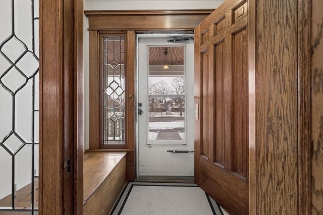 1732 Summit Avenue, Saint Paul, MN 55105