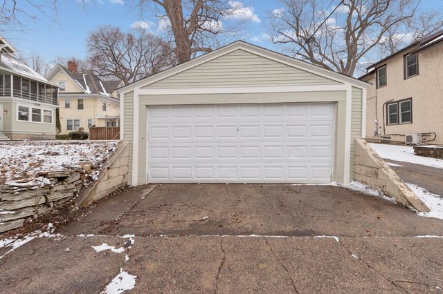 1732 Summit Avenue, Saint Paul, MN 55105
