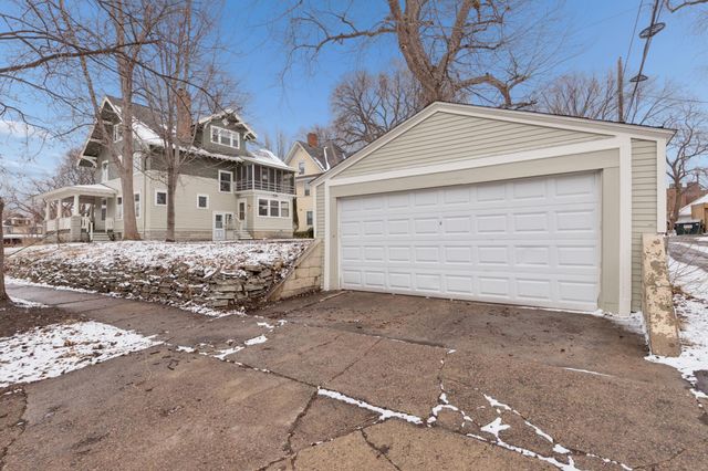 1732 Summit Avenue, Saint Paul, MN 55105